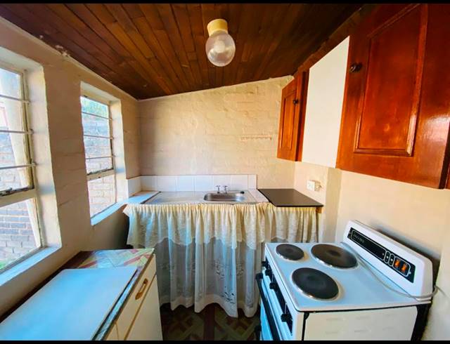 7 BEDROOM HOUSE FOR SALE IN BOKSBURG NORTH
